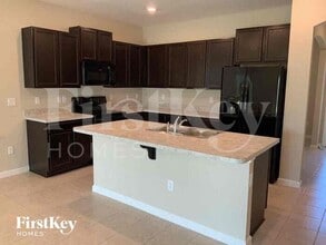 5476 Preston Bentley Dr in Jacksonville, FL - Building Photo - Building Photo