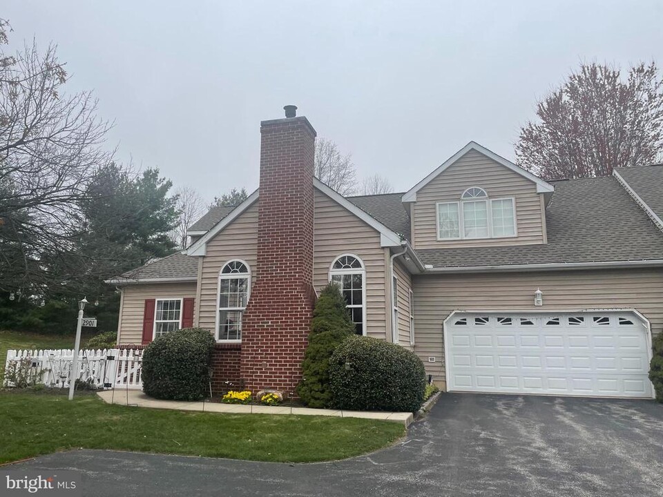 2901 Century Ln in Chadds Ford, PA - Foto de edificio