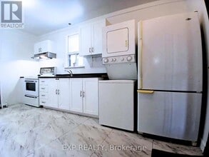 310 Westwood Ave in Toronto, ON - Building Photo - Building Photo