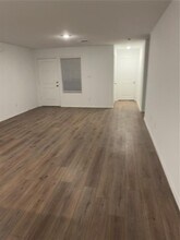13336 Illumination Rd in Elgin, TX - Foto de edificio - Building Photo