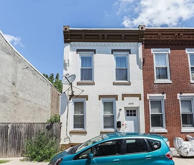 2245 Greenwich St in Philadelphia, PA - Building Photo - Building Photo