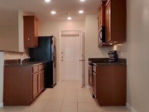 524 Red Dusk Paint Dr in La Marque, TX - Building Photo - Building Photo