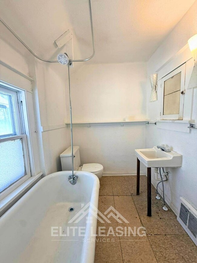 property at 1134 SW Garfield Ave