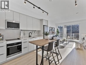 3055 Murray St in Port Moody, BC - Building Photo - Building Photo