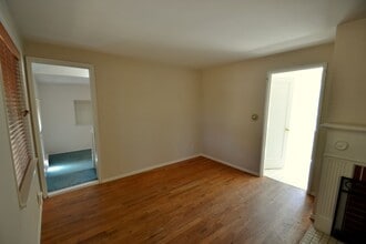 13702 Densmore Ave N in Seattle, WA - Building Photo - Building Photo