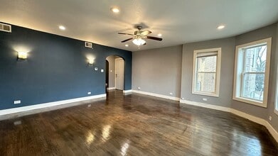 6207 N Talman Ave, Unit 2 in Chicago, IL - Building Photo - Building Photo