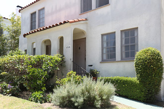 Clarkhill Residences in Beverly Hills, CA - Foto de edificio - Building Photo