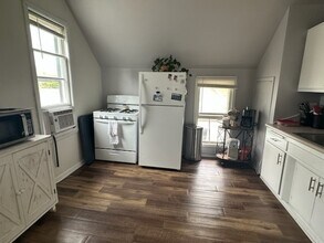 605 N Market St, Unit 2 in Oskaloosa, IA - Building Photo - Building Photo
