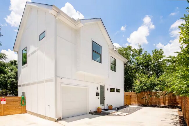 property at 119 Dumoulin Ave