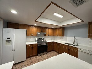 12125 93rd Way N in Largo, FL - Building Photo - Building Photo
