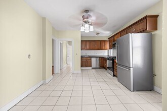 427 Ferry St in Everett, MA - Building Photo - Building Photo