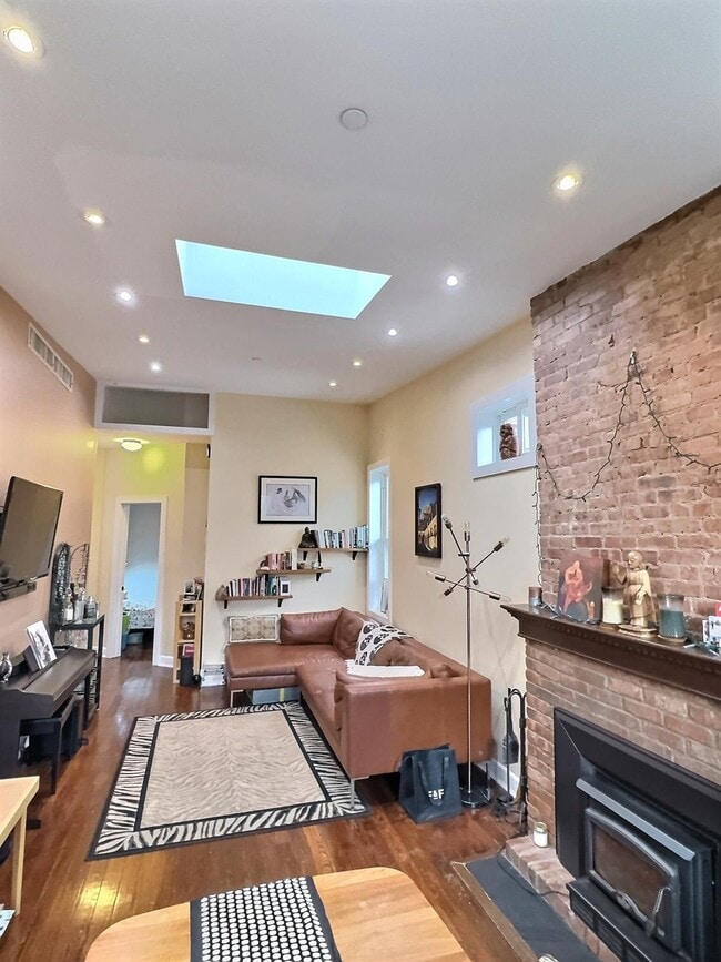 21-11 46th Ave in Queens, NY - Building Photo - Building Photo