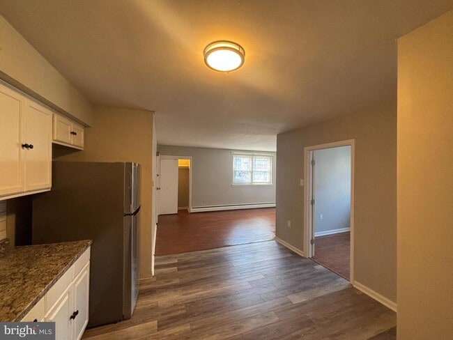 1201 W Chelten Ave in Philadelphia, PA - Building Photo - Building Photo