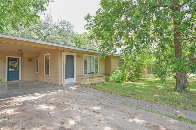 602 Hammack Dr in Austin, TX - Building Photo - Building Photo