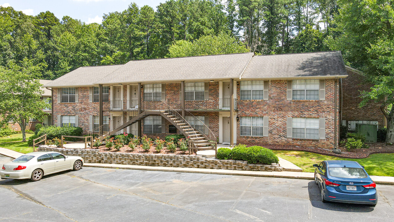 Stonehenge at Crestline Apartments in Birmingham, AL - Building Photo