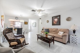 2995 Crosley Dr W, Unit E in West Palm Beach, FL - Foto de edificio - Building Photo