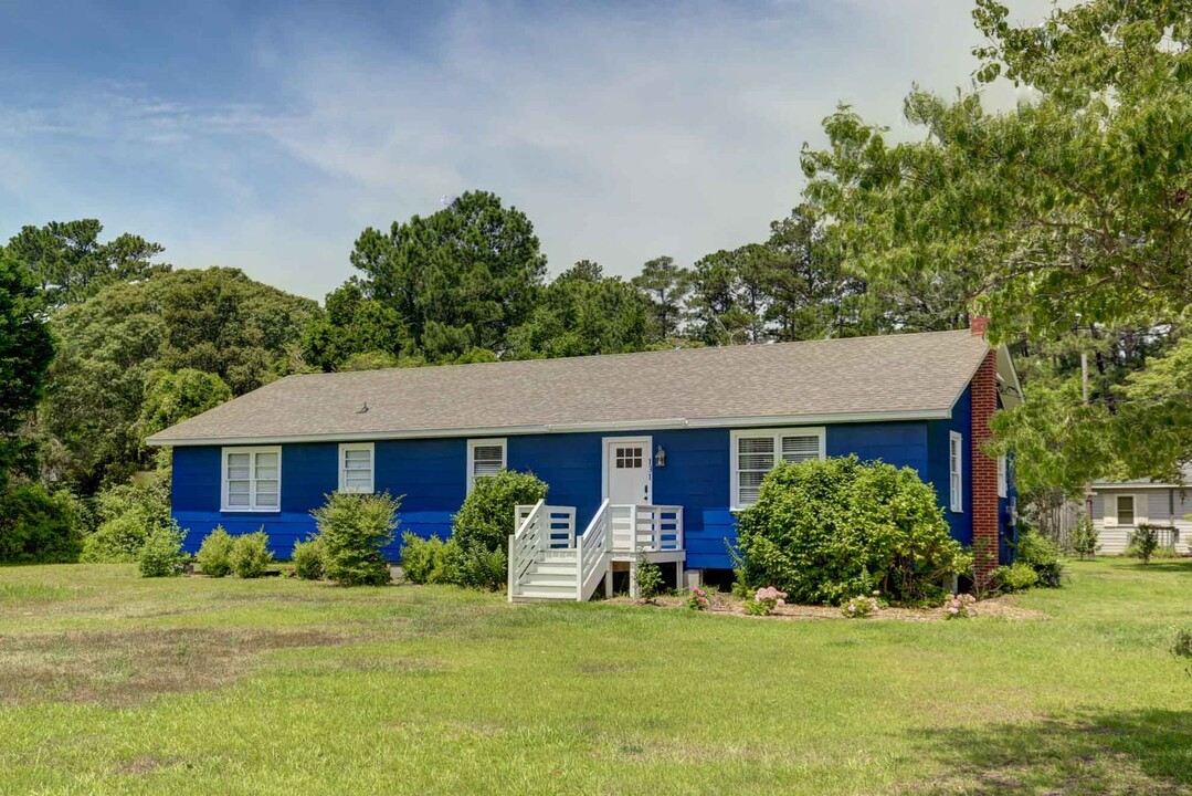 131 Holly Ridge Rd in Manteo, NC - Building Photo