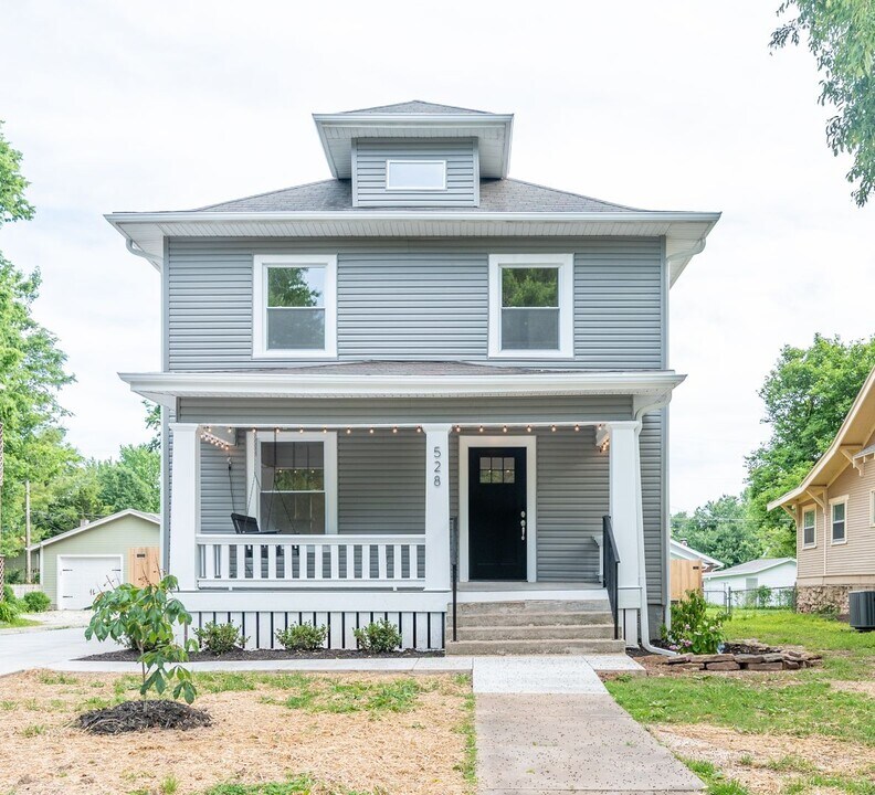 528 E Normal St in Springfield, MO - Building Photo