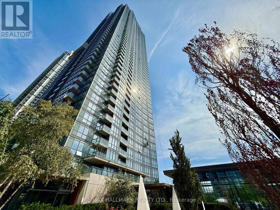 11 Brunel Ct in Toronto, ON - Building Photo