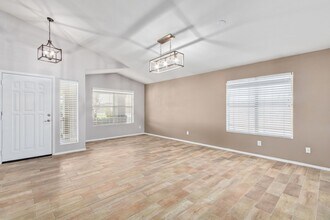 6433 W Taro Ln in Glendale, AZ - Building Photo - Building Photo