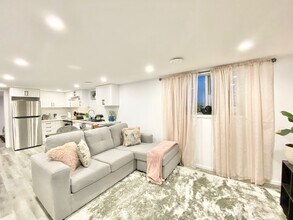 76 Marc Blvd in Welland, ON - Building Photo - Building Photo