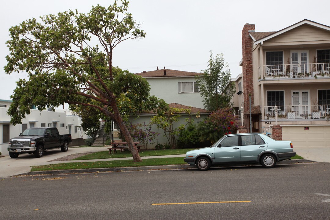 928 16th St in Santa Monica, CA - Building Photo