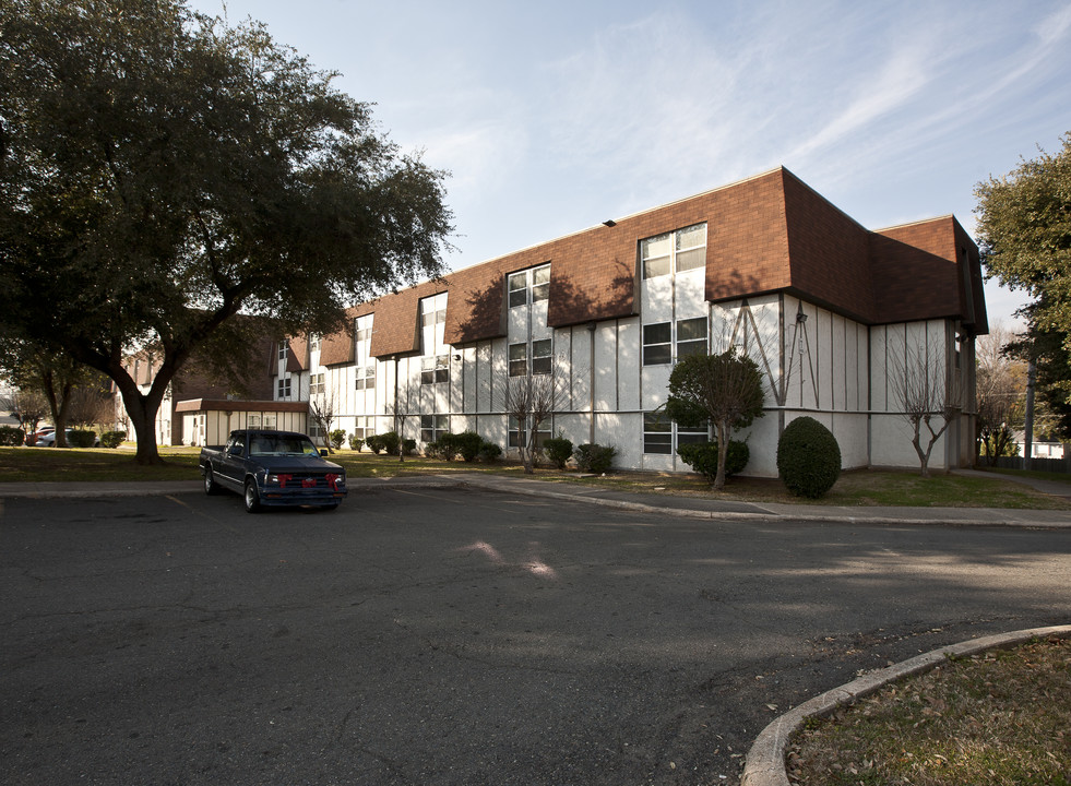 Wellington Square Apartments in Shreveport, LA - Foto de edificio