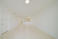 10750 NW 66th St in Doral, FL - Building Photo - Building Photo