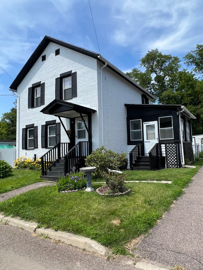 205 W Allen St in Winooski, VT - Foto de edificio - Building Photo