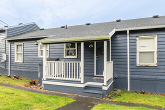 River Grove in Astoria, OR - Building Photo - Building Photo