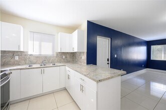 4477 NW 23rd Ave in Miami, FL - Building Photo - Building Photo