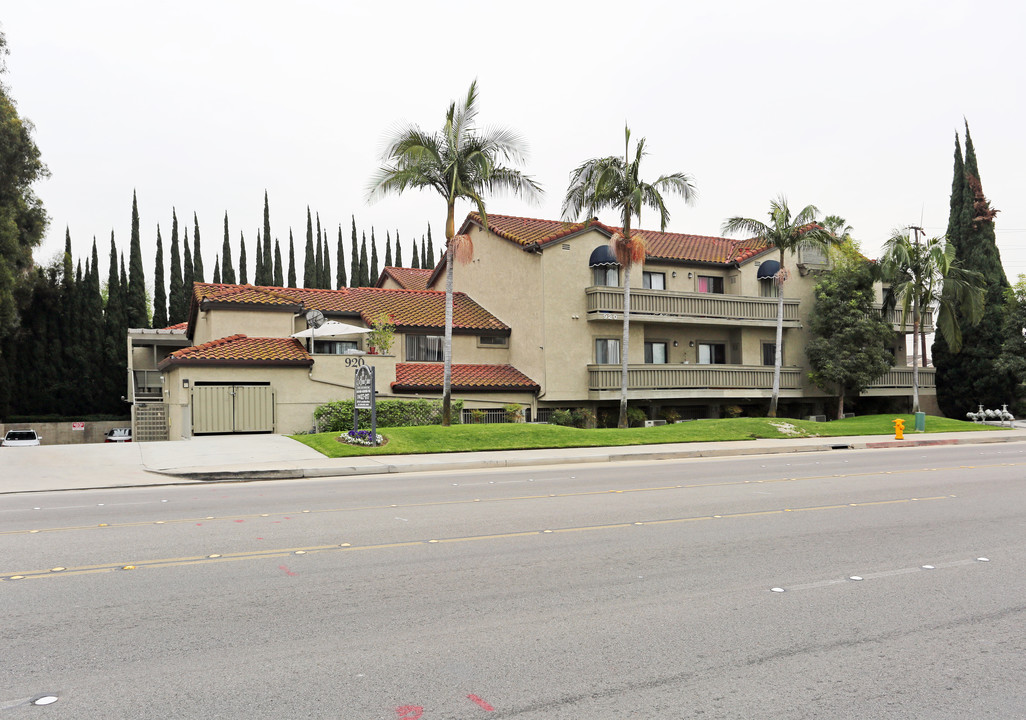 Las Brisas Estates Apartment Homes in Anaheim, CA - Building Photo