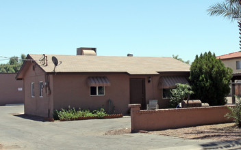 Greenway Gardens in Phoenix, AZ - Building Photo - Building Photo