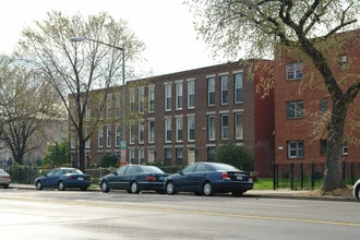 1823-1825 E Capitol St SE in Washington, DC - Foto de edificio - Building Photo