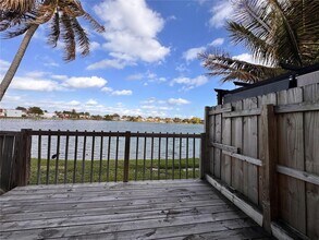 401 NW 109th Ave in Miami, FL - Building Photo - Building Photo