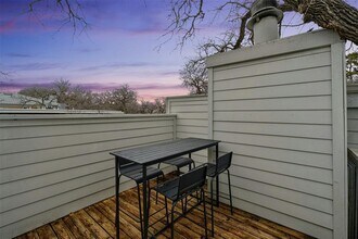 2507 Quarry Rd in Austin, TX - Building Photo - Building Photo