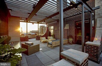 1616 Walnut St, Unit 1B-1402 in Philadelphia, PA - Building Photo - Building Photo