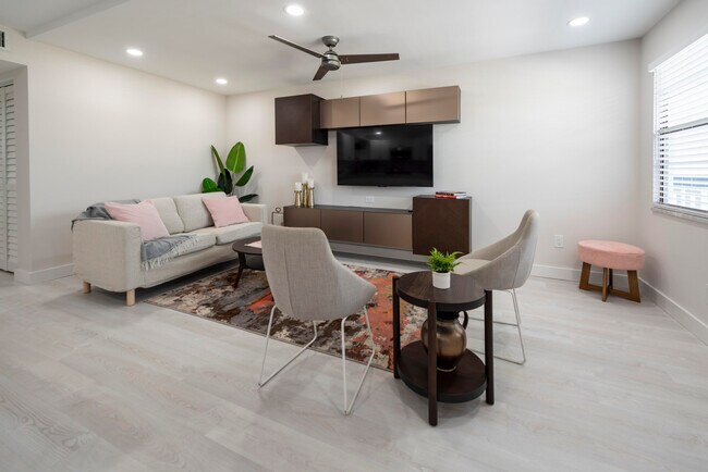 3049 Lincoln C in Boca Raton, FL - Building Photo - Building Photo
