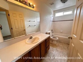 1810 S Barlow Ln in Boise, ID - Building Photo - Building Photo