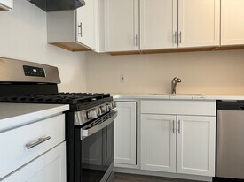 6 Yew Ct, Unit G in Fishkill, NY - Building Photo