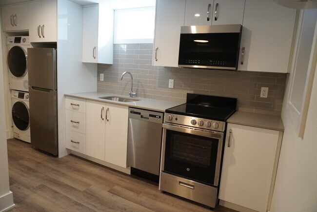 1030 Maitland Av in Ottawa, ON - Building Photo - Building Photo