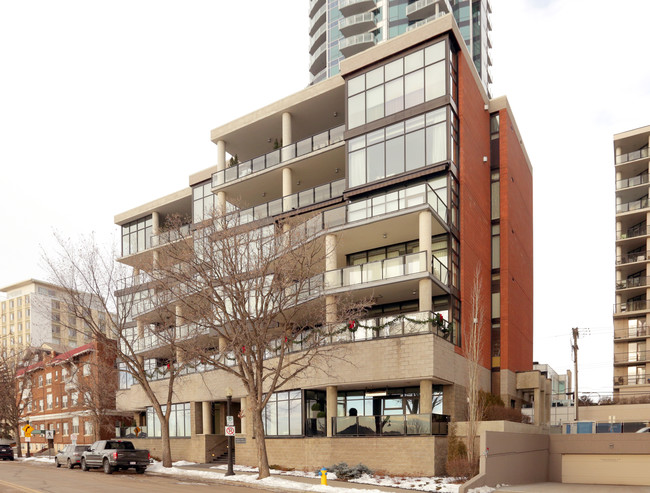 11930 100th Ave NW in Edmonton, AB - Building Photo - Building Photo