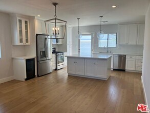 7270 W 85th St in Los Angeles, CA - Building Photo - Building Photo