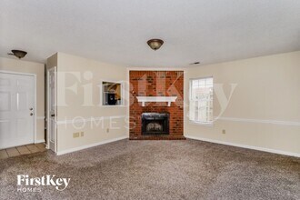 3926 Oak Branch Cir W in Memphis, TN - Foto de edificio - Building Photo