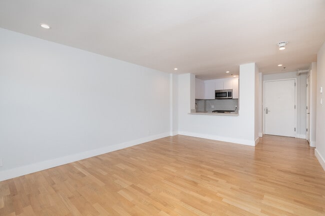 1410 Columbia Rd, Unit 10H in Boston, MA - Building Photo - Building Photo