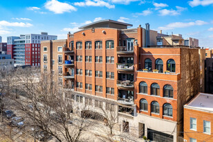 1426 N Orleans St in Chicago, IL - Building Photo