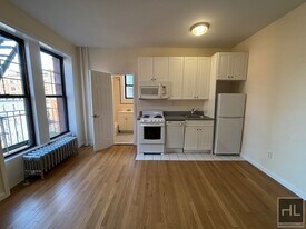 WEST 72 STREET in New York, NY - Building Photo