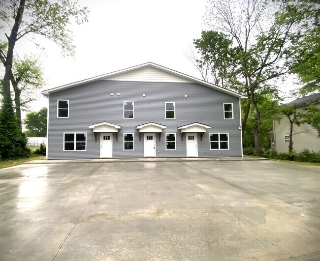 property at 1723 S Walnut St