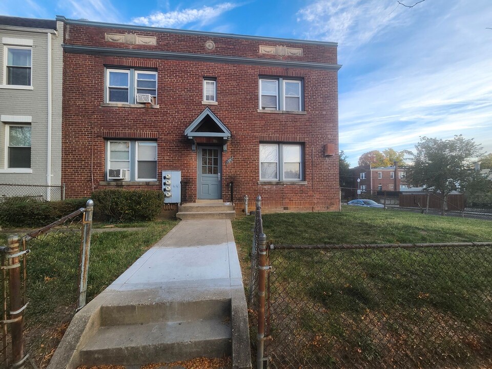 1401 Staples St NE in Washington, DC - Building Photo