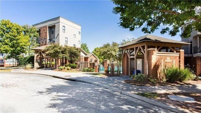 property at 898 Oak St SW